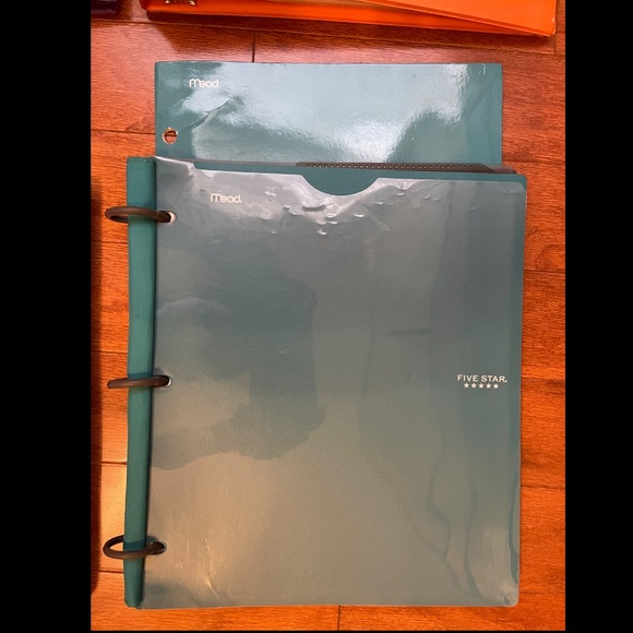 BUNDLE: Notebooks, Folders and Binders - Picture 3 of 11